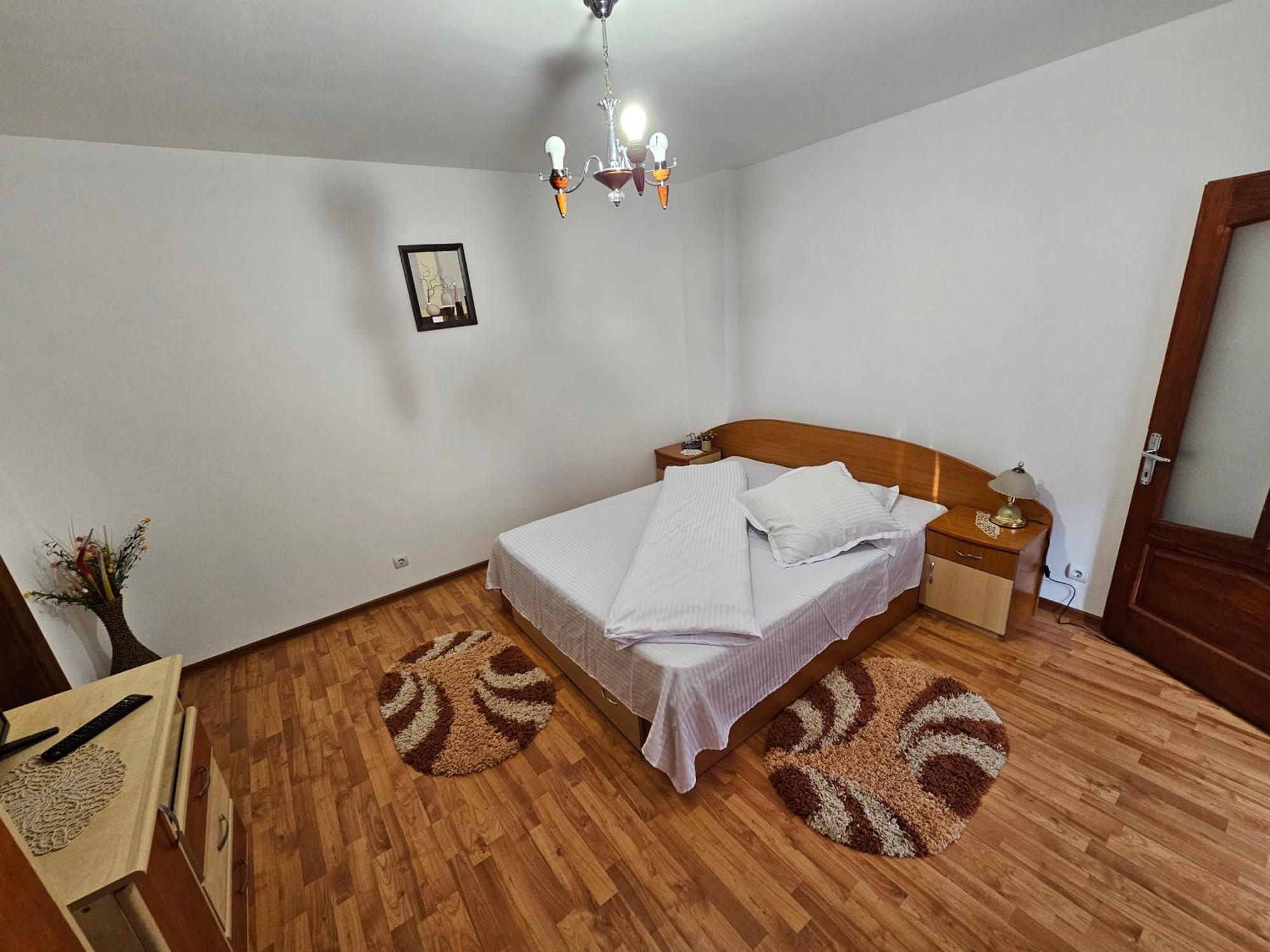 Vila Vladut Zarnesti Luaran gambar