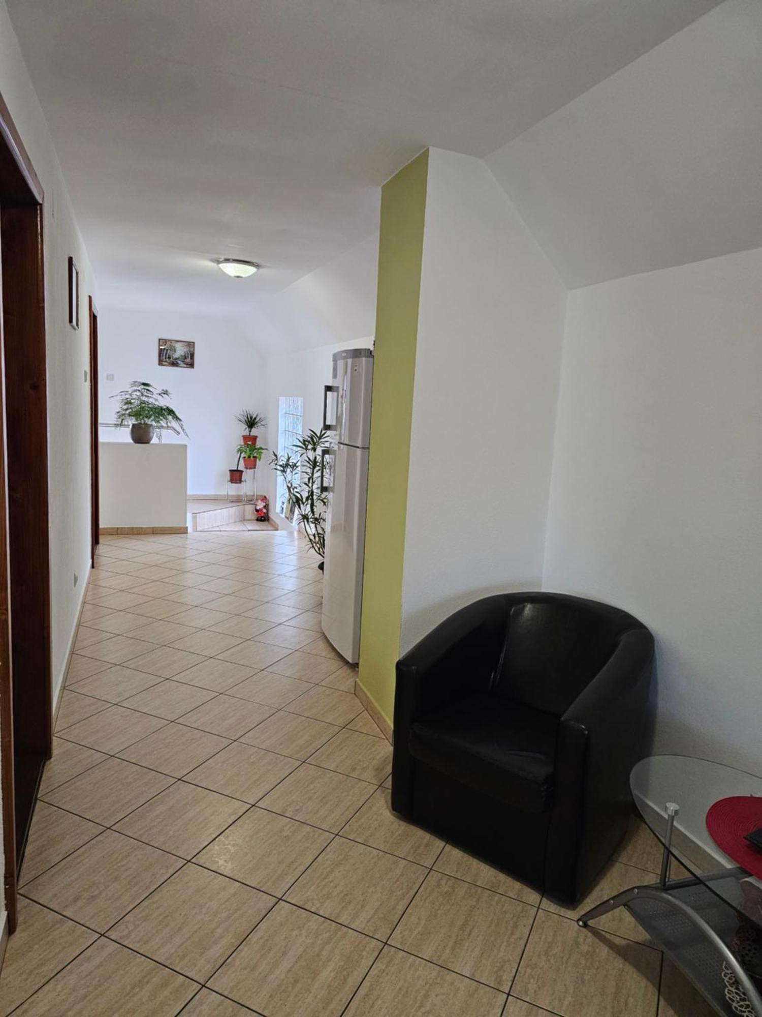 Vila Vladut Zarnesti Luaran gambar