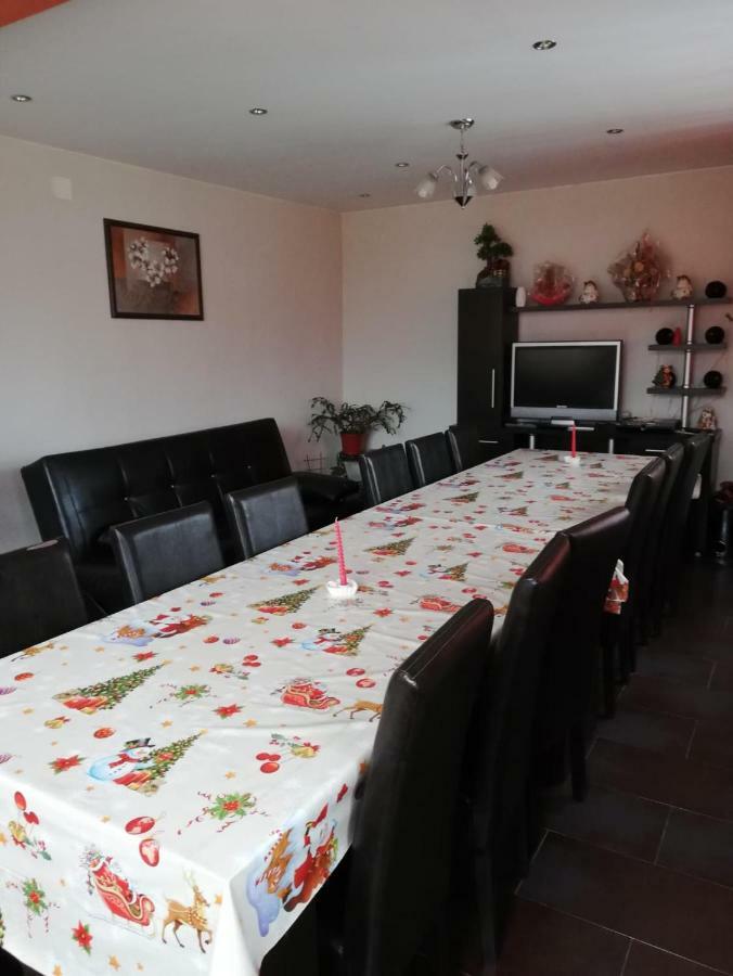 Vila Vladut Zarnesti Luaran gambar